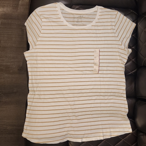 NWT Universal Thread Women's Fitted Crew Short-Sleeve T Shirt Striped - Picture 3 of 5